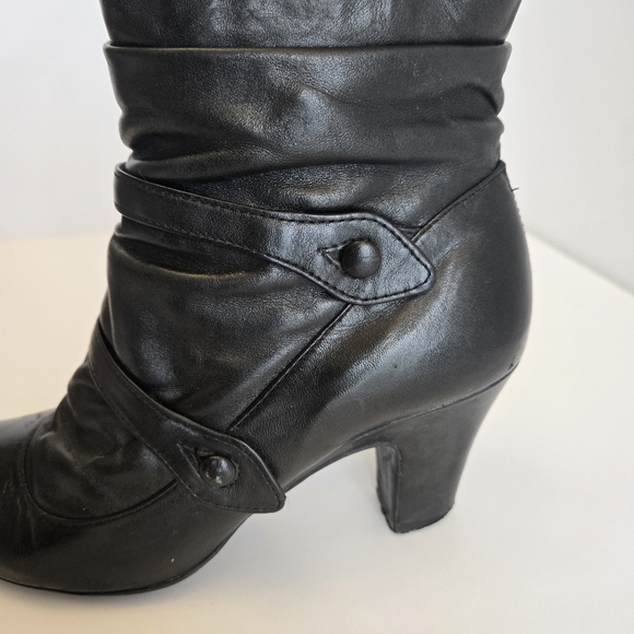 Beautiful Pleated Heel Booties - Picture 4 of 10